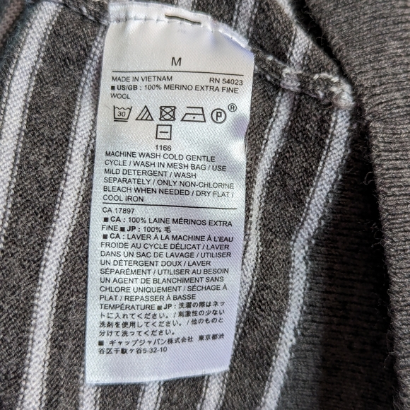 Banana Republic Gray Striped Sweater - Picture 5 of 5